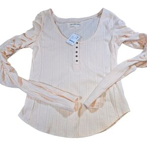 Free People We The Free Ruched Sleeve Henley Top – Soft Peach, NWT, Size M